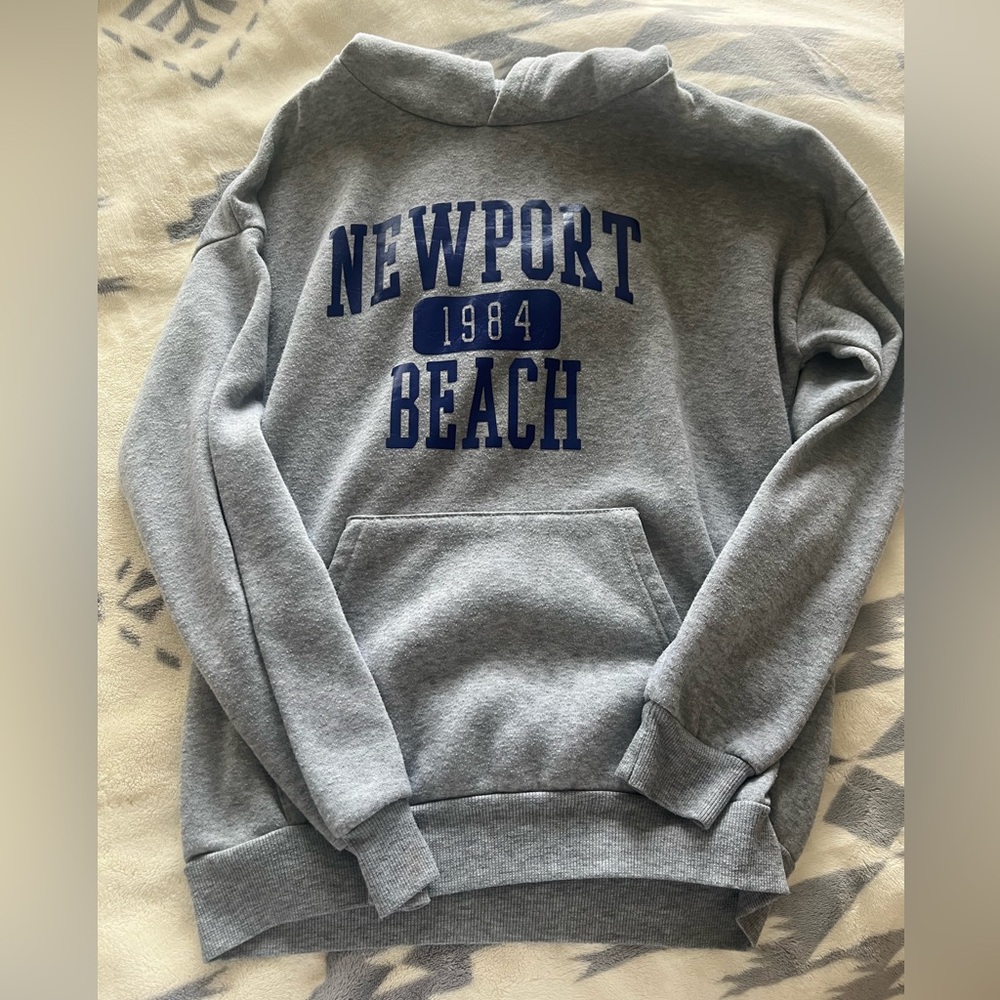 Gray Newport Beach 1984 Women’s Sweater